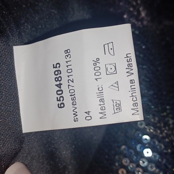 Sequent Top with Vibrant colors - Picture 5 of 6